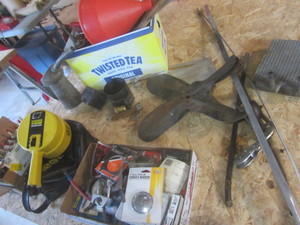 lot 530 image: Auto, Mini Advertising Oil Cans