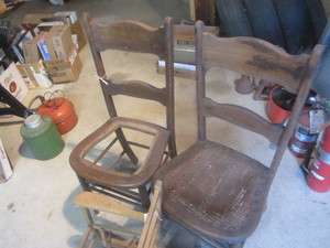 lot 546 image: Chairs, Rocker