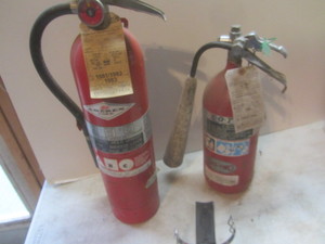 lot 565 image: Fire Extinguishers