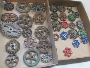 lot 567 image: Vintage Spigot Handles