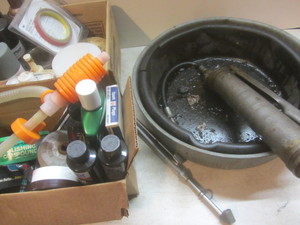 lot 578 image: Garage Items