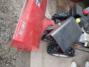 lot 404 image: Yard Machine Snowblower