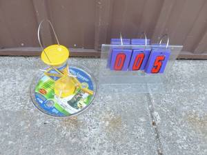 Droll Yankee vertical feeder. As shown.