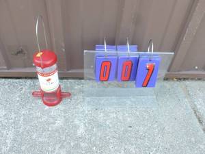 Small vertical bird feeder. As shown.