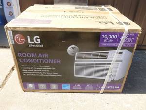 LG room air conditioner. 10000 btu. New in box. Still has shipping strap. Wifi capapble & remote. As shown. THIS ITEM HAS A RESERVE.