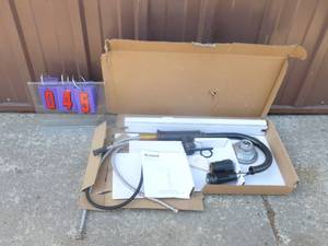 Blanco extendable kitchen faucet. Appears unused. As shown.