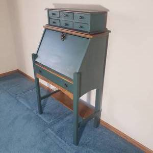 lot 2 image: Cottage Chic Writing Desk