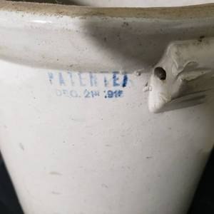 lot 5 image: Redwing No.4 Crock