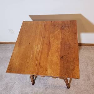 lot 64 image: Victorian Spindle Legged Side Table