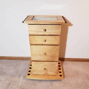 lot 65 image: Oak Pool Cue Stand