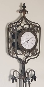 lot 11 image: Reversible Face Iron Floor Clock