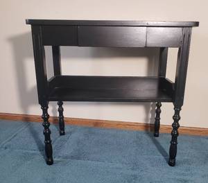 lot 20 image: Vintage Beaded Leg Side Table