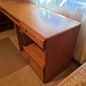 lot 56 image: Executive Oak Corner Desk Work Station