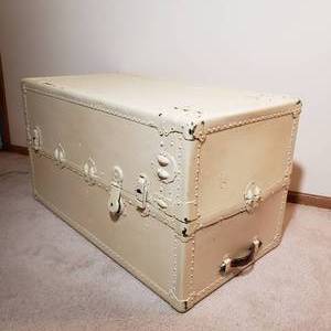 lot 172 image: Upcycled White Steamer Truck