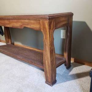 lot 110 image: Traditional Oak Console Table