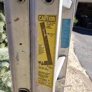 lot 183 image: 10 Foot Extension Ladder
