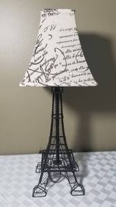 lot 184 image: Parisian Effiel Tower Table Lamp