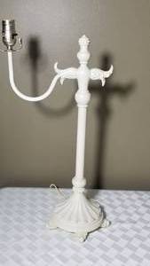lot 197 image: Cream White Swoop Arm Table Lamp