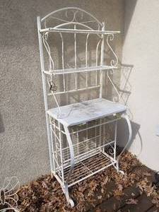 lot 18 image: Cute White Potting Rack