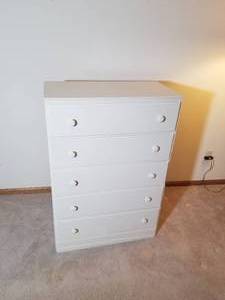 lot 144 image: Pretty White Dresser