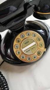 lot 219 image: Black 1950s Style Telephone