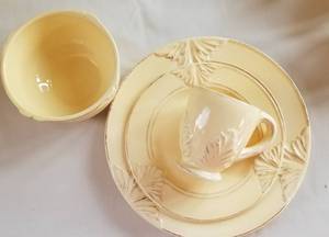 lot 155 image: Enesco Country Gate Butter Yellow China Service  36 pieces