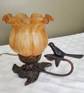 lot 208 image: Dark Yellow Tulip Glass Nightlight with Bird Base