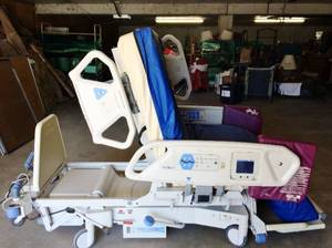 MSRP $18,000 Hill-Rom P1900 Total Critical Care Hospital Bed With Chair Position, Scale, Bed Exit Alarm, Accumax Non-Powered Pressure Relief Mattress (See PDF),Powered Flexafoot&nbsp(Retractable 12 Bed Extension)&amp Intelledrive Self Propulsion System