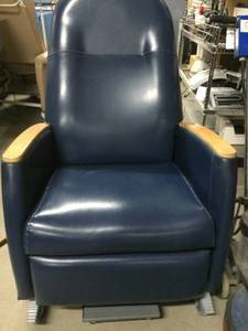 MSRP $3000 LA-Z-BOY HEALTHCARE DIVISION Carecliner Reclina-way Mobile Medical Grade Oversized Recliner WFootrest - Deep Blue Color &amp Oak Wood Accents - Excellent Condition