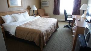 Room 109 - 1 King Bed