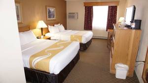 Room 112 - 2 Queen Beds