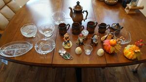 lot 17 image: Small Housewares