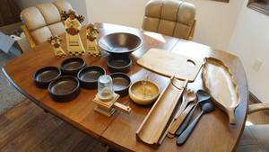 lot 18 image: Wooden Items