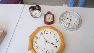 lot 62 image: 4 Clocks