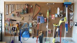 lot 65 image: Garage Tools
