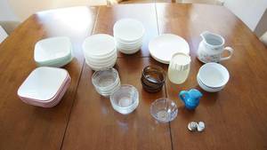 lot 70 image: Small Housewares