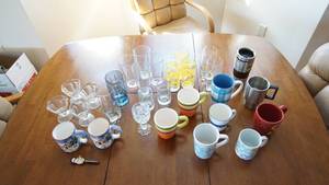 lot 71 image: Small Housewares