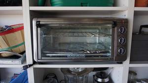 lot 107 image: Black & Decker Convection Oven