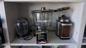 lot 108 image: Toastmaster Electric Carving Knife  Cuisinart Coffee Grinder  Oster Juicer