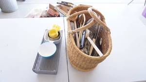 lot 119 image: Small Housewares