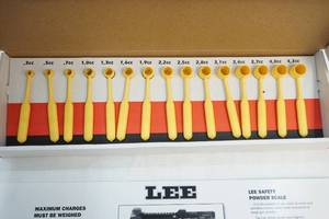 lot 16 image: Lee powder measure kit