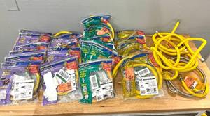 lot 20 image: Lot of 25 Brasscraft Gas Connector Hoses