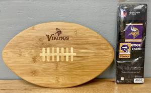 lot 48 image: Minnesota Vikings Wood Cutting Board and 2 Sided Garden Flag