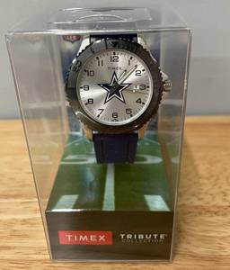 lot 52 image: NFL Dallas Cowboys Mens Timex Gamer Watch
