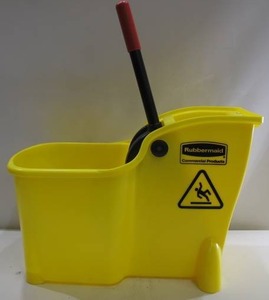 lot 853 image: Rubbermaid 31 Quart Commercial Tandem Bucket with Wringer