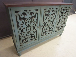 lot 605 image: SIDEBOARD CABINET