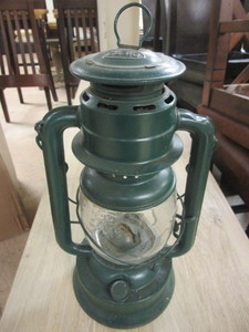 lot 630 image: DIETZ LANTERN