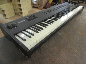 lot 632 image: ALESIS QS8.1 64-VOICE EXPANDABLE SYNTHESIZER