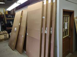 lot 60 image: 12 x 8 Door Unit, (2) Operational & (2...