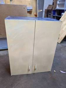 lot 192 image: Metal GarageShop Storage Cabinet
